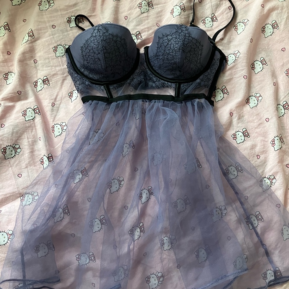 Women’s sexy Victoria's Secret Blue lingerie Chemise with Lace and Tulle 34c
